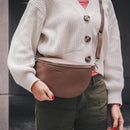 LEABAGS Bogota große Bauchtasche aus echtem Leder | Gürteltasche mit Reißverschluss | Crossbody Bag für Damen | 27x7x16 cm | Brusttasche Taupe