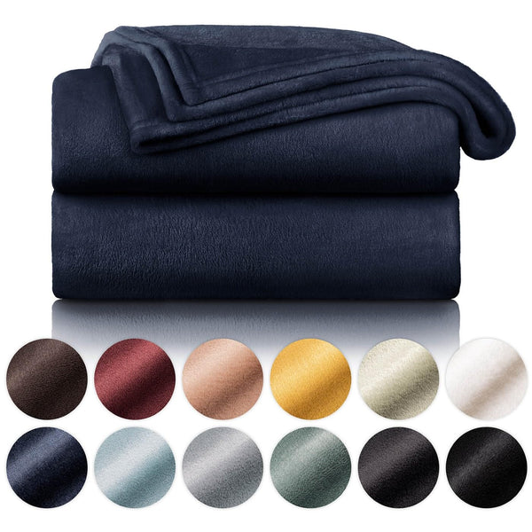 Blumtal Kuscheldecke aus Fleece - hochwertige Decke, Oeko-TEX® Zertifiziert in 130 x 150 cm, Kuscheldecke flauschig als Sofadecke, Tagesdecke oder Winterdecke, Dark Ocean Blue - blau