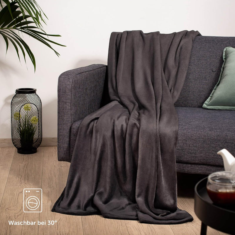 Blumtal Kuscheldecke aus Fleece - hochwertige Decke, Oeko-TEX® Zertifiziert in 220 x 240 cm, Kuscheldecke flauschig als Sofadecke, Tagesdecke oder Winterdecke, Green Smoke - Green